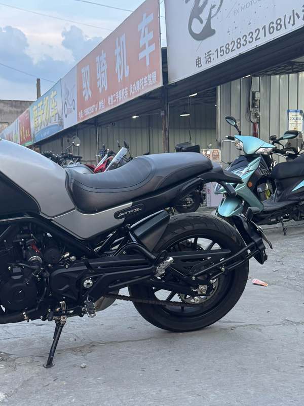 二手贝纳利幼狮 Leoncino 500