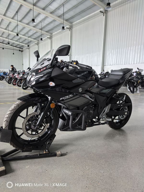 二手豪爵铃木GSX250R