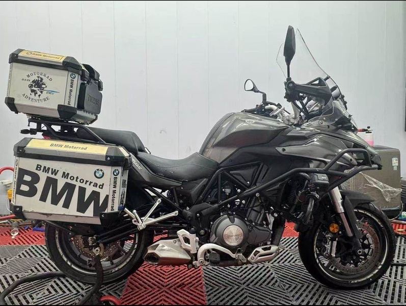 二手贝纳利金鹏 TRK502