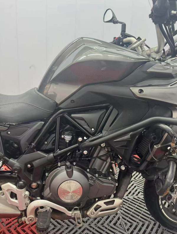 二手贝纳利金鹏 TRK502