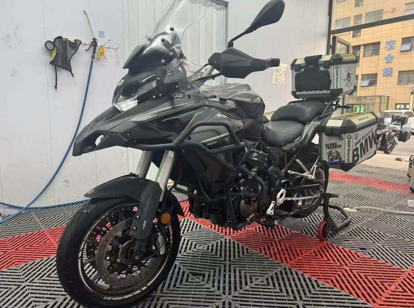 二手贝纳利金鹏 TRK502