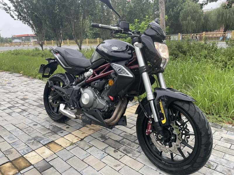 二手贝纳利蓝宝龙BJ300GS