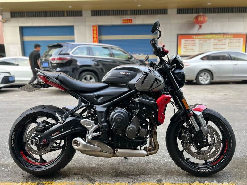 二手凯旋Trident 660