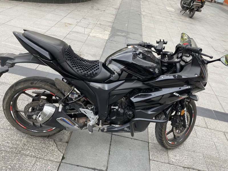 二手济南铃木极客飒 Gixxer 155