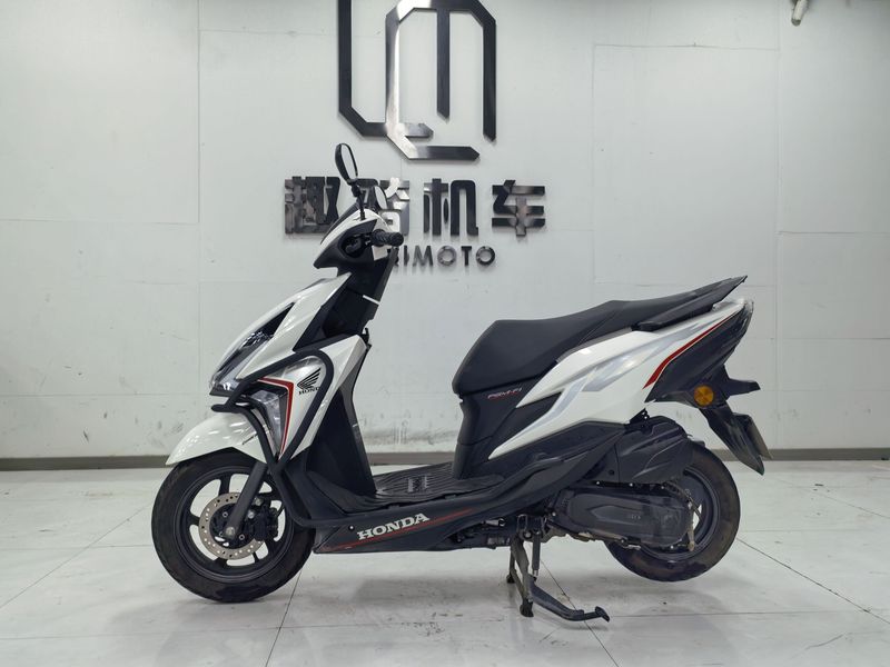 二手新大洲本田裂行 RX125Fi