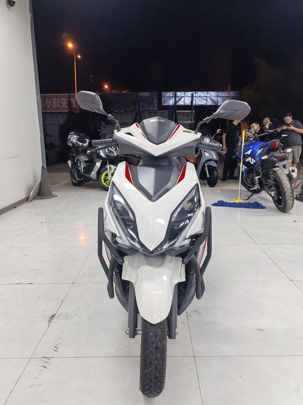 二手新大洲本田裂行 RX125Fi