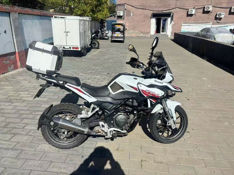 二手贝纳利金鹏 TRK251