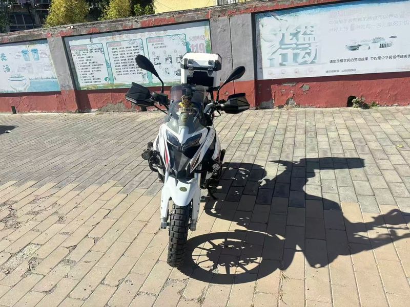 二手贝纳利金鹏 TRK251