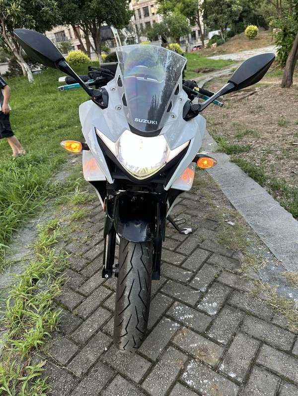 二手豪爵铃木GSX250R