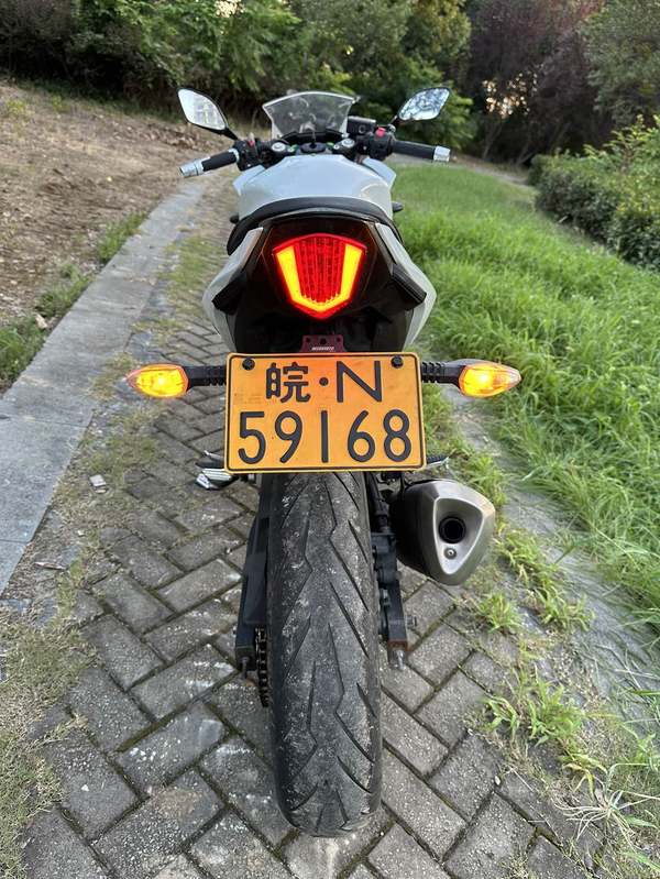 二手豪爵铃木GSX250R