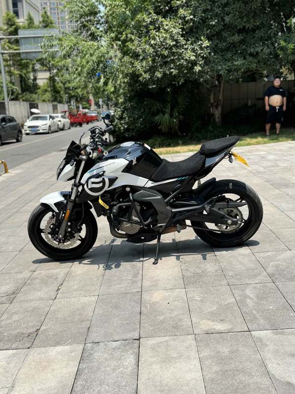 二手春风650NK