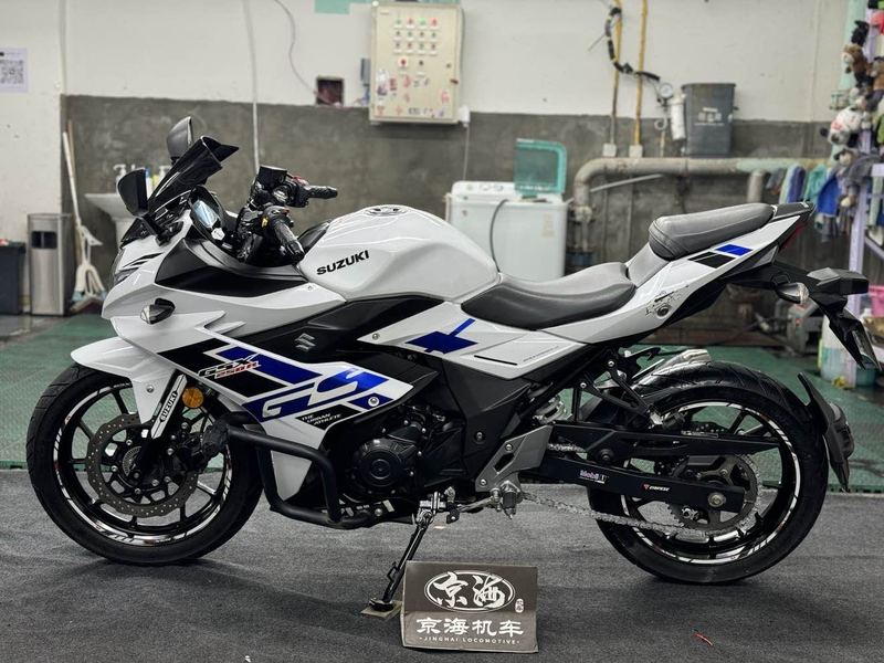 二手豪爵铃木GSX250R