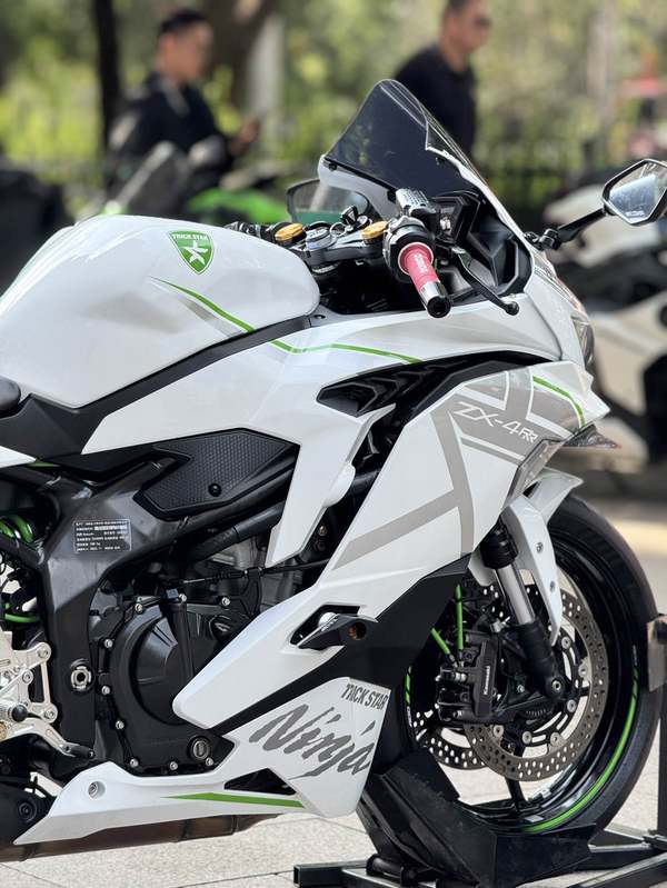 二手川崎ZX-4R