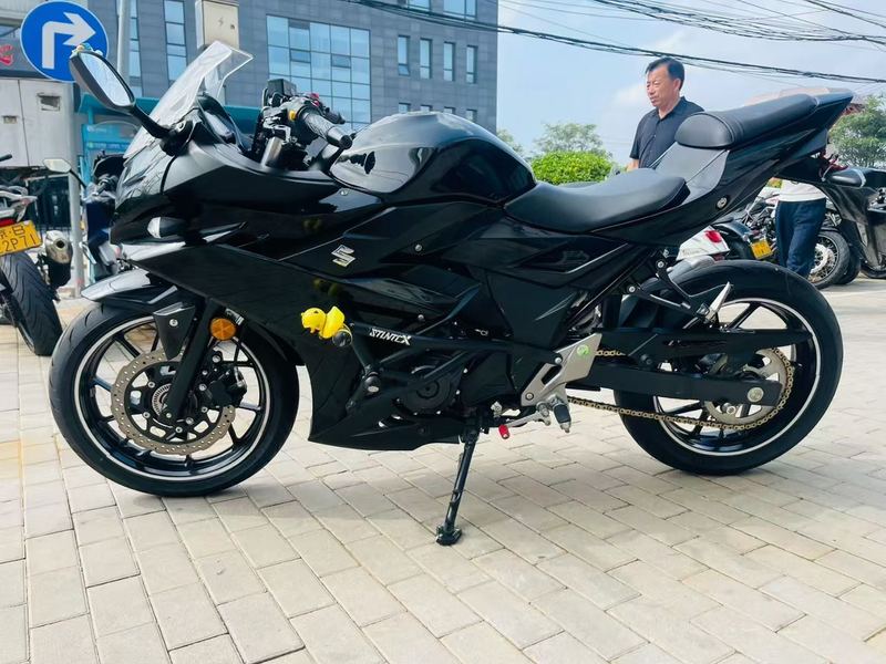 二手豪爵铃木GSX250R