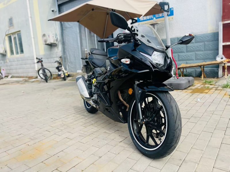 二手豪爵铃木GSX250R