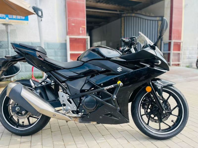 二手豪爵铃木GSX250R