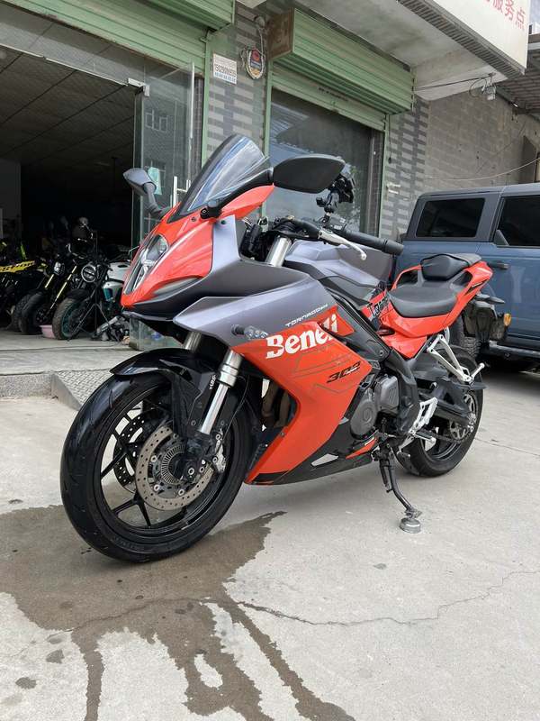 二手贝纳利龙卷风 Tornado 302R