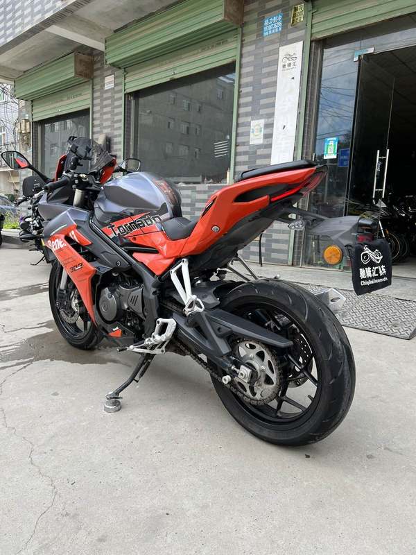 二手贝纳利龙卷风 Tornado 302R