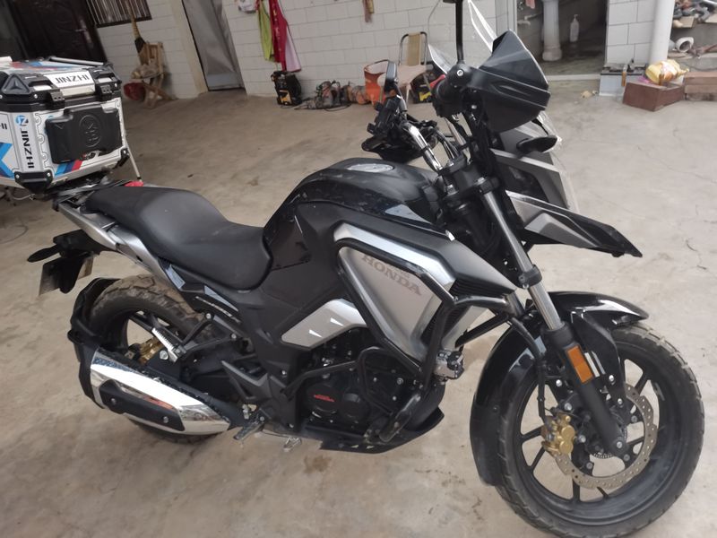 二手五羊本田猛鸷 CB190X