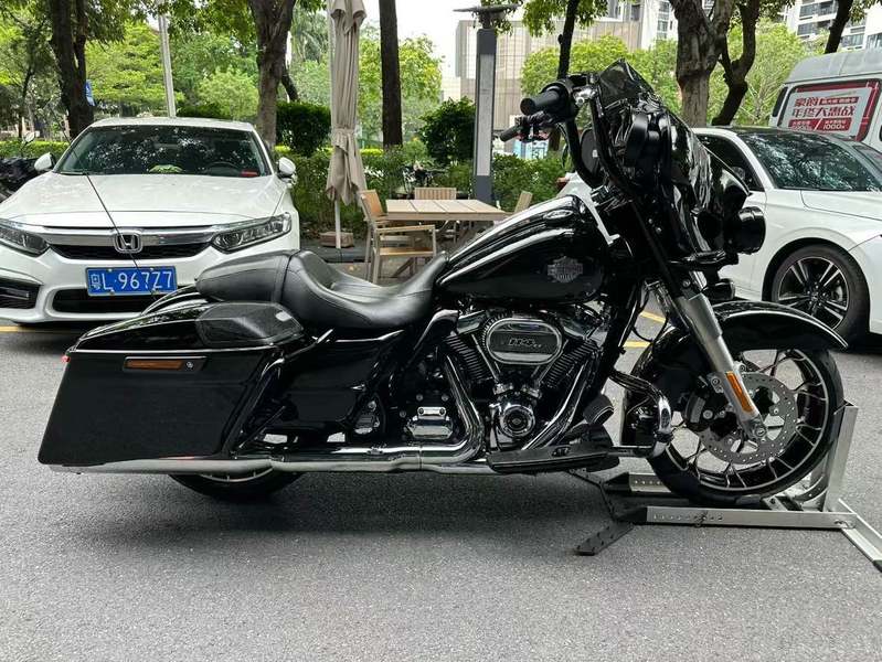 二手哈雷戴维森大道滑翔 Street Glide