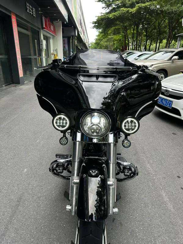 二手哈雷戴维森大道滑翔 Street Glide