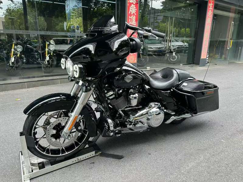 二手哈雷戴维森大道滑翔 Street Glide