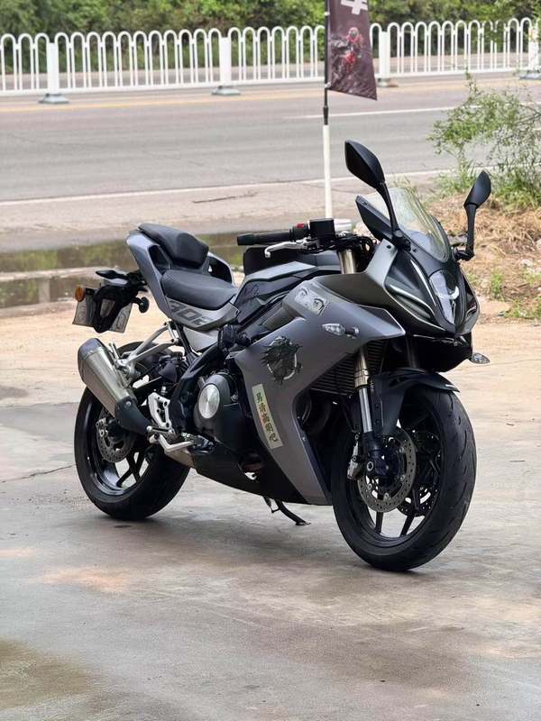 二手贝纳利龙卷风 Tornado 302R
