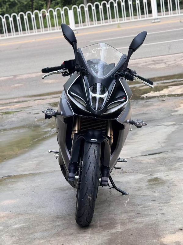 二手贝纳利龙卷风 Tornado 302R