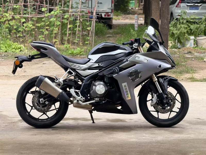 二手贝纳利龙卷风 Tornado 302R