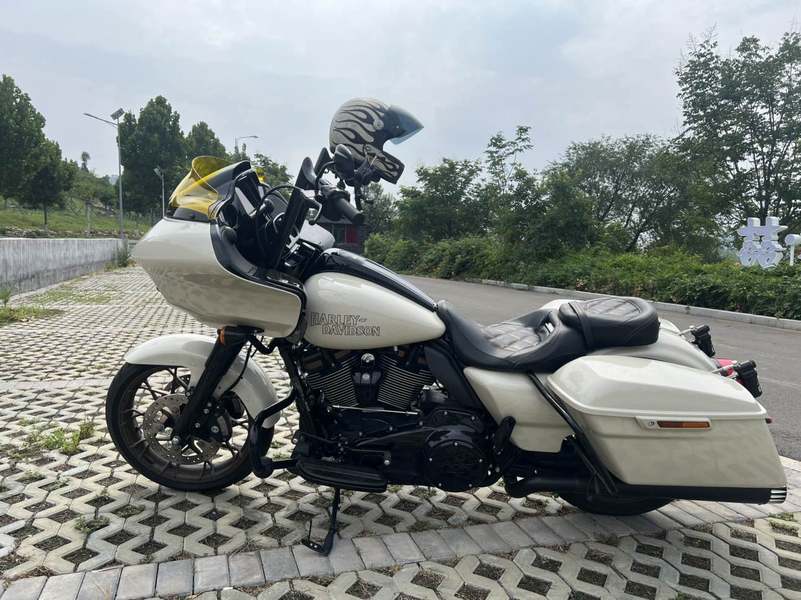 二手哈雷戴维森公路滑翔 Road Glide