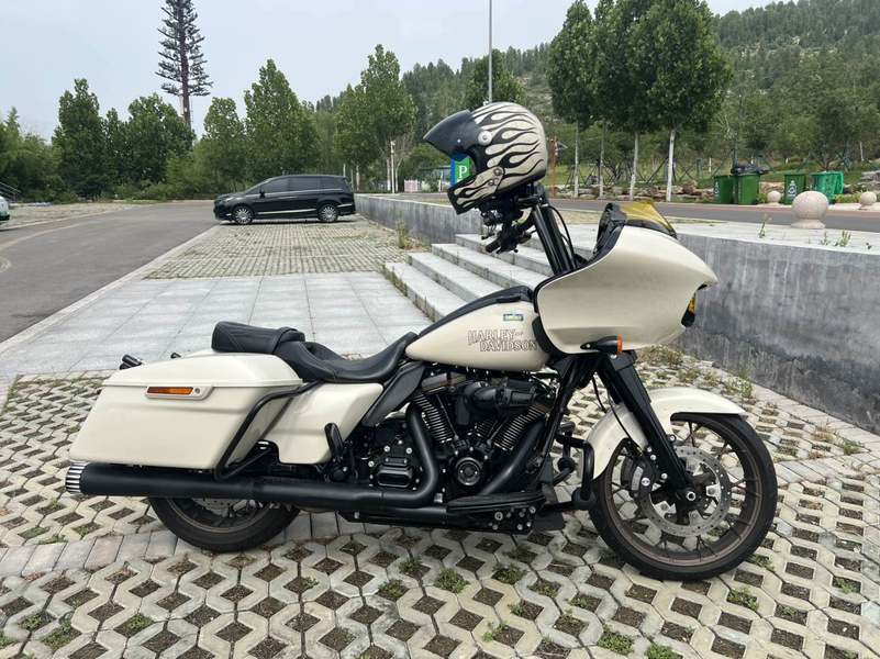 二手哈雷戴维森公路滑翔 Road Glide