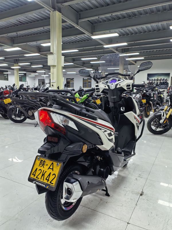 二手新大洲本田裂行 RX125Fi