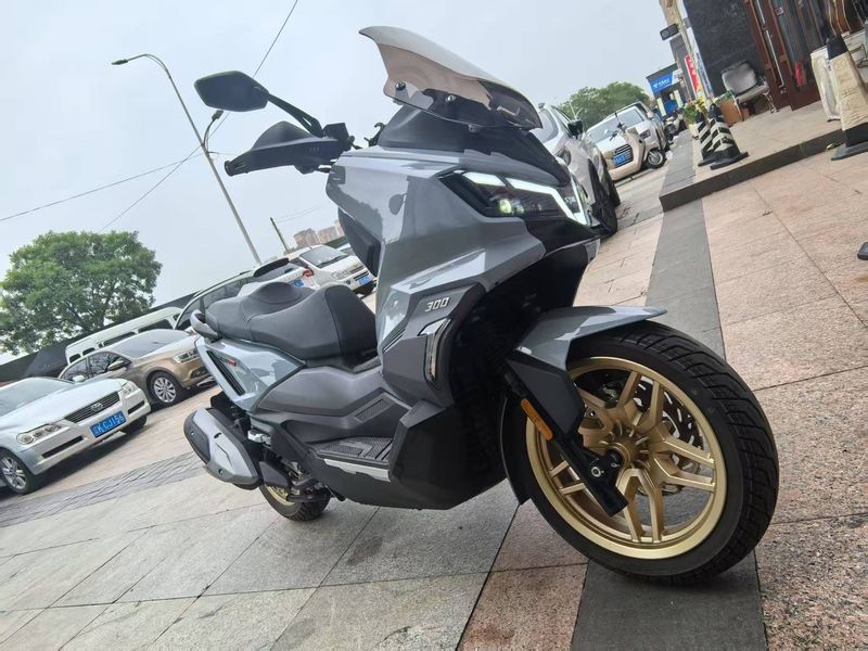 二手三阳哈士奇 Husky ADV300