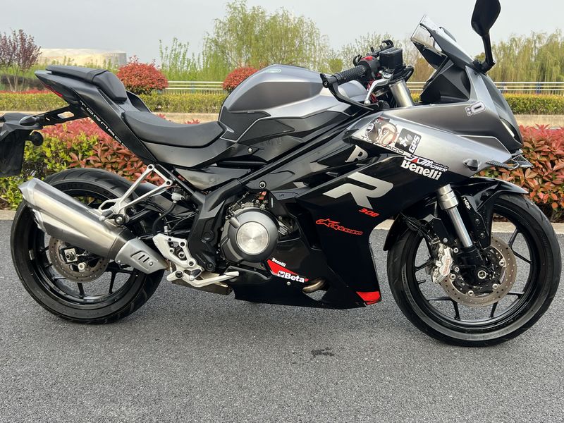 二手贝纳利龙卷风 Tornado 302R
