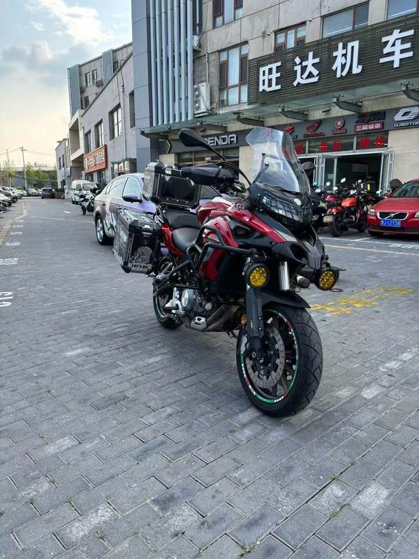 二手贝纳利金鹏 TRK502