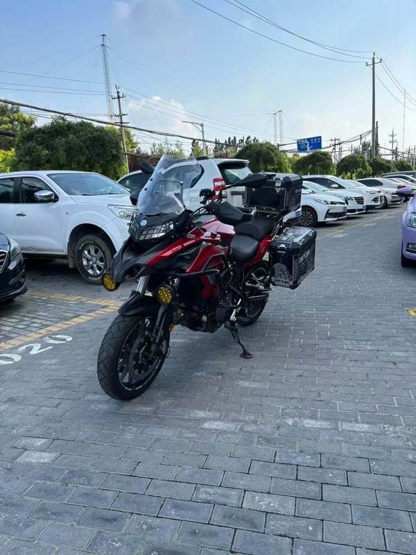 二手贝纳利金鹏 TRK502