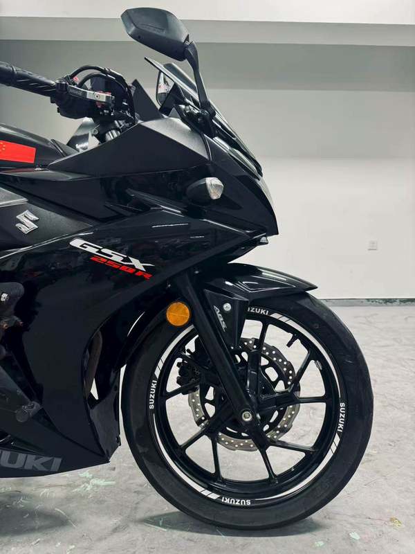 二手豪爵铃木GSX250R