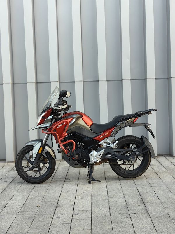 二手五羊本田猛鸷 CB190X