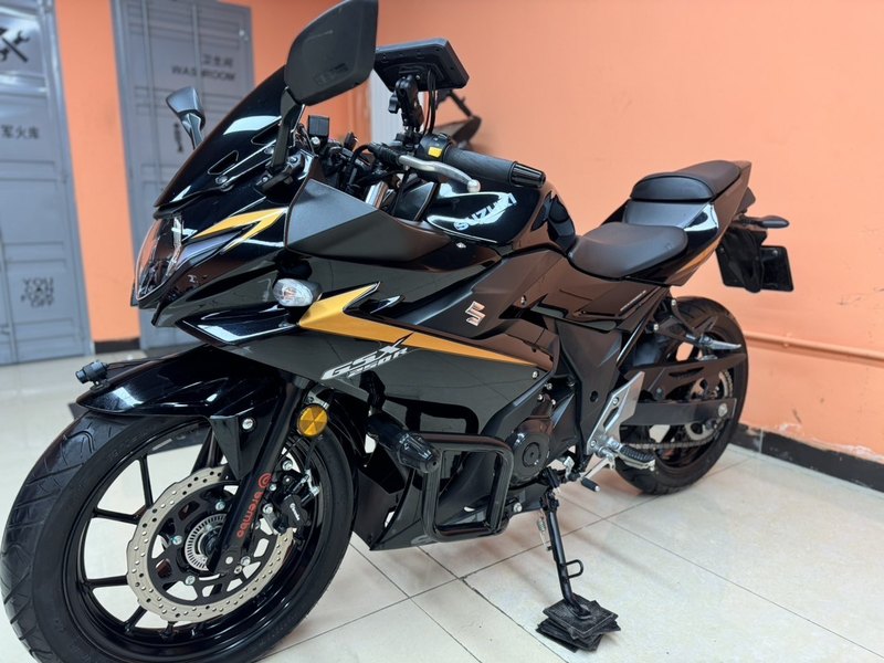 二手豪爵铃木GSX250R