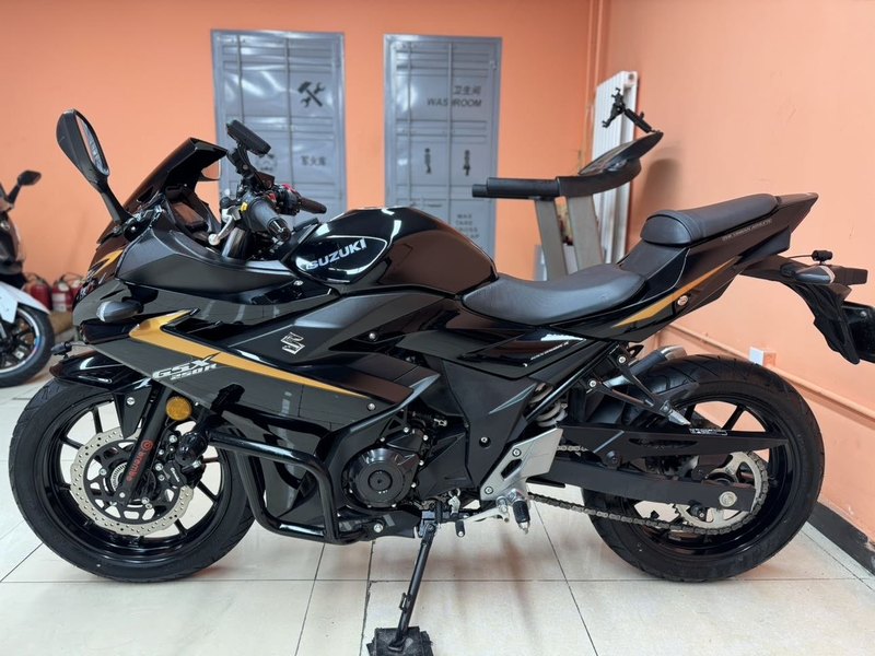 二手豪爵铃木GSX250R