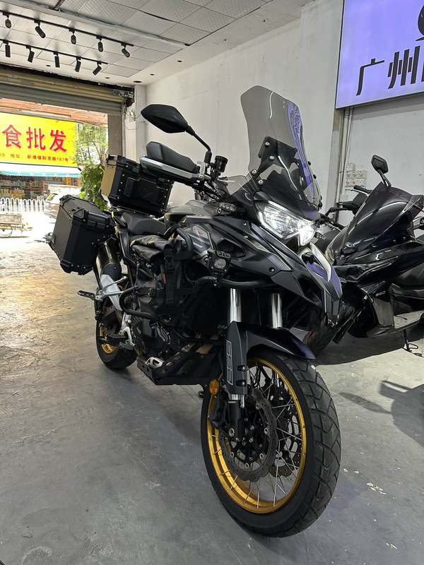 二手贝纳利TRK552