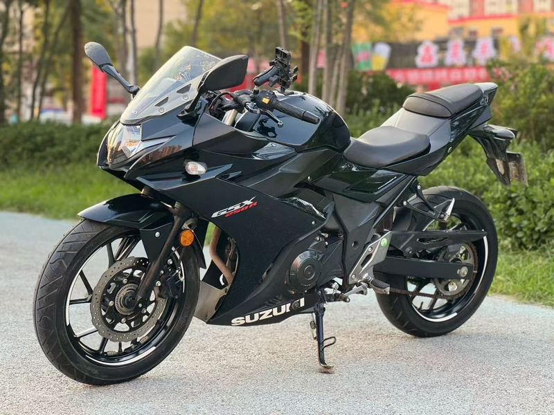 二手豪爵铃木GSX250R