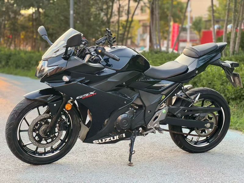 二手豪爵铃木GSX250R