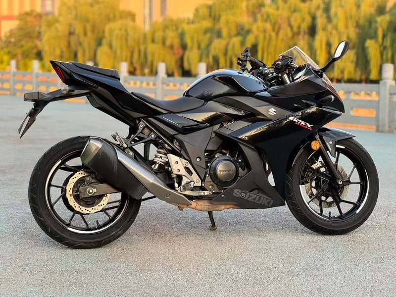 二手豪爵铃木GSX250R