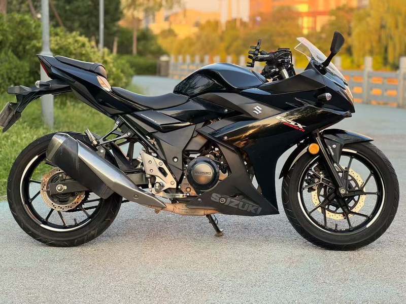 二手豪爵铃木GSX250R