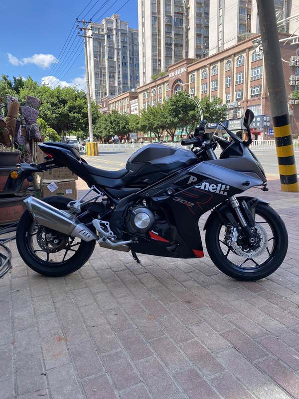 二手贝纳利龙卷风 Tornado 302R