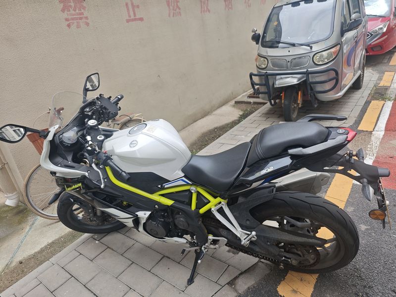 二手贝纳利龙卷风 Tornado 302R