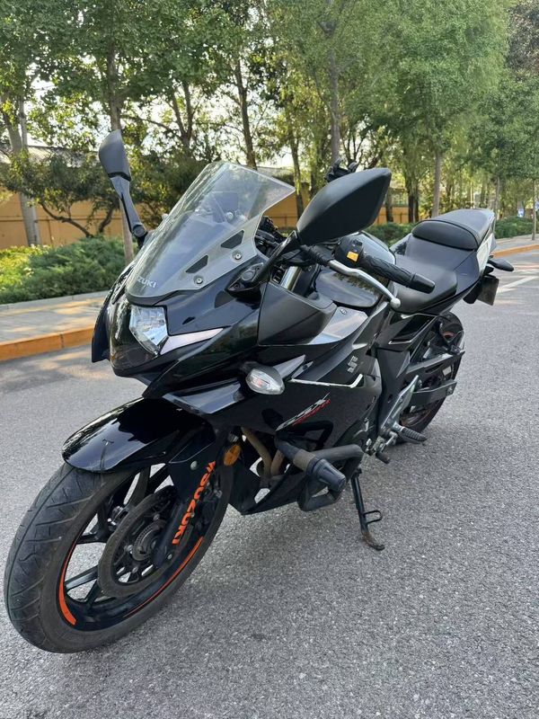 二手豪爵铃木GSX250R