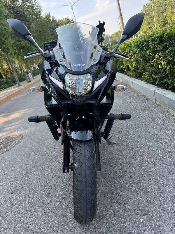 二手豪爵铃木GSX250R