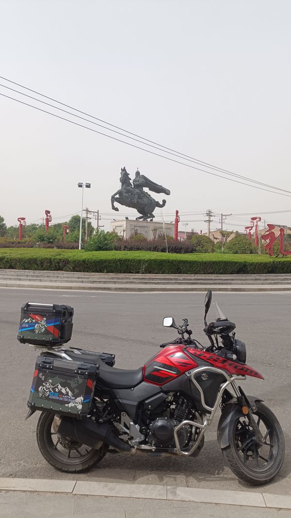 二手豪爵铃木DL250